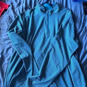 🌈 BOGO Under Armour XXL long sleeve BOGO 50% off Anything with a 🌈!